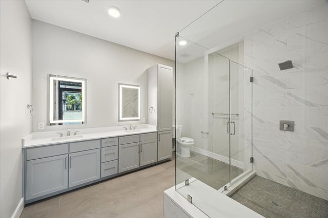 9757 Katy Freeway 822, Houston, TX 77024