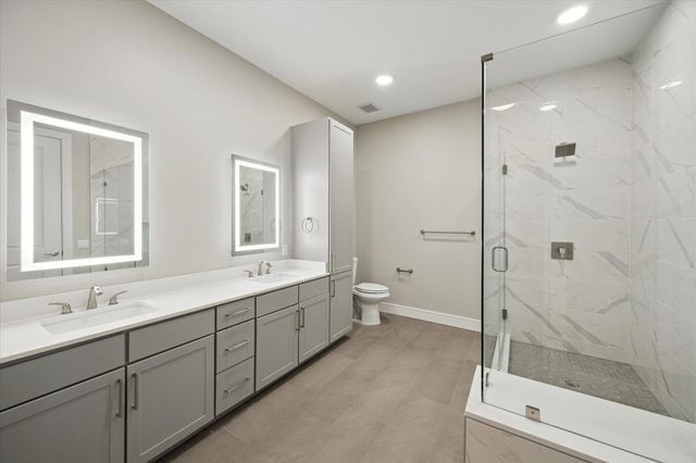 9757 Katy Freeway 822, Houston, TX 77024