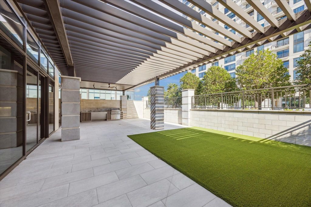 9757 Katy Freeway 822, Houston, TX 77024