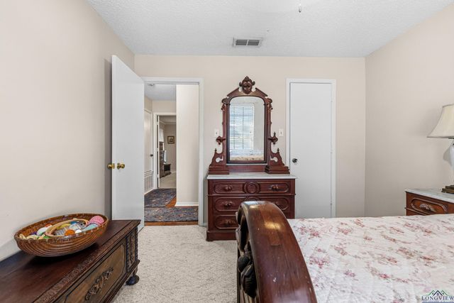 1805 Northpark Cr., Longview, TX 75605