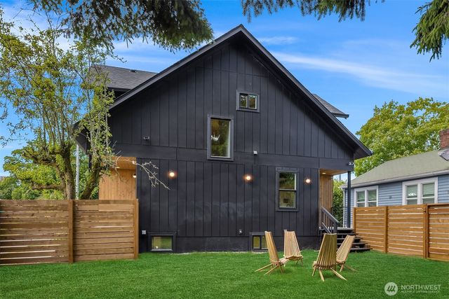 2302 E Pike Street, Seattle, WA 98122