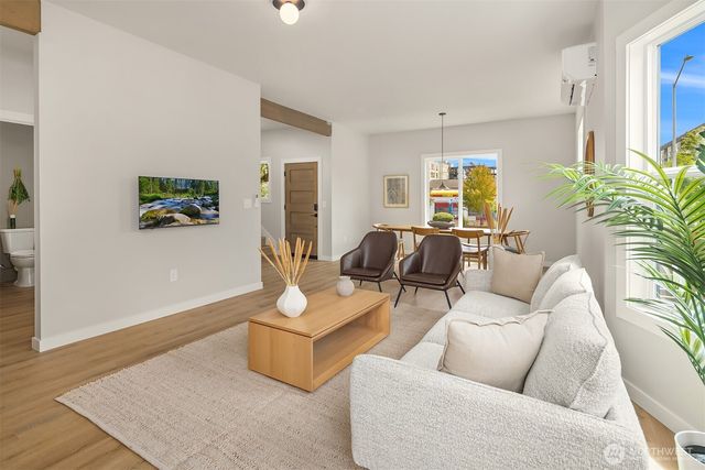2302 E Pike Street, Seattle, WA 98122