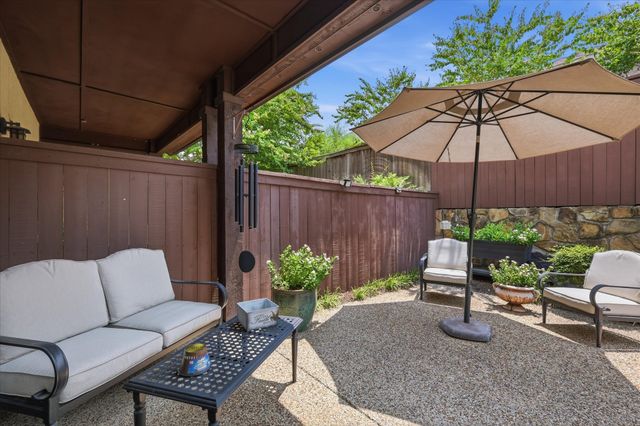 1110 Emerson Park Lane, Irving, TX 75063