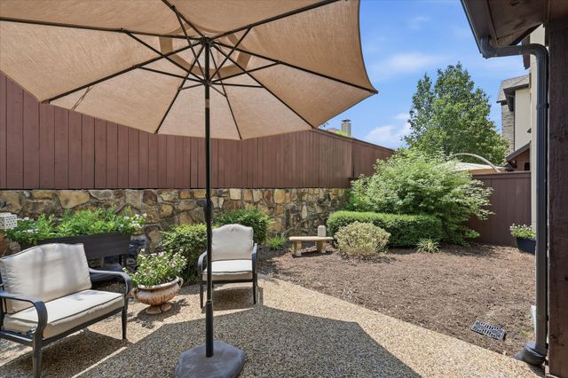 1110 Emerson Park Lane, Irving, TX 75063