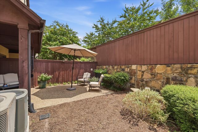 1110 Emerson Park Lane, Irving, TX 75063