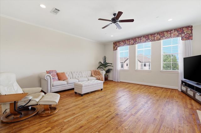 1110 Emerson Park Lane, Irving, TX 75063