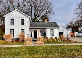 210 Center Street, Fenton, MI 48430