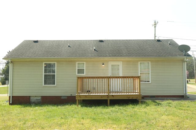 337 Erie Dr, Clarksville, TN 37040