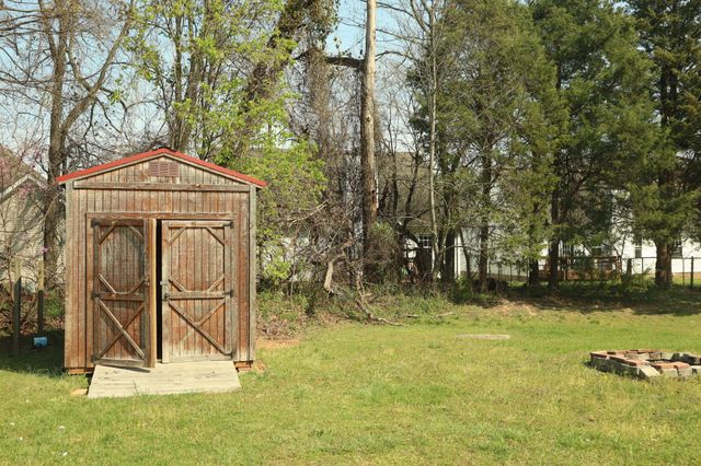 337 Erie Dr, Clarksville, TN 37040