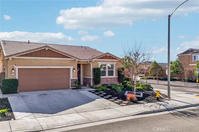 29913 Solardo Drive, Menifee, CA 92585