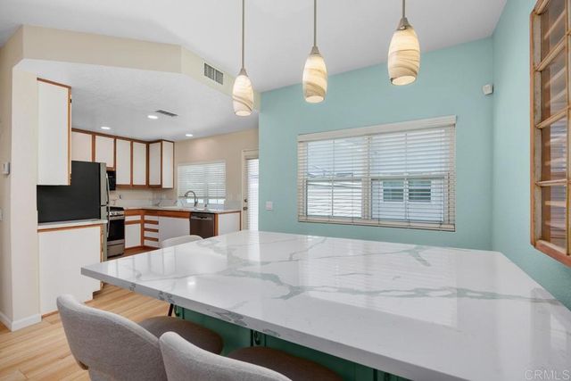 9910 Scripps Vista Way 4, San Diego, CA 92131