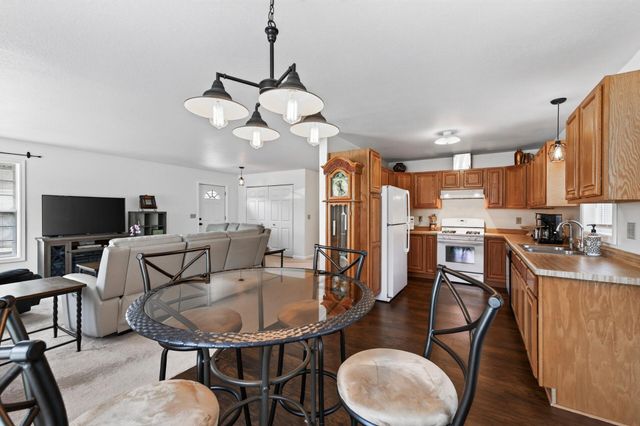 1623 Highway 96 E, White Bear Lake, MN 55110
