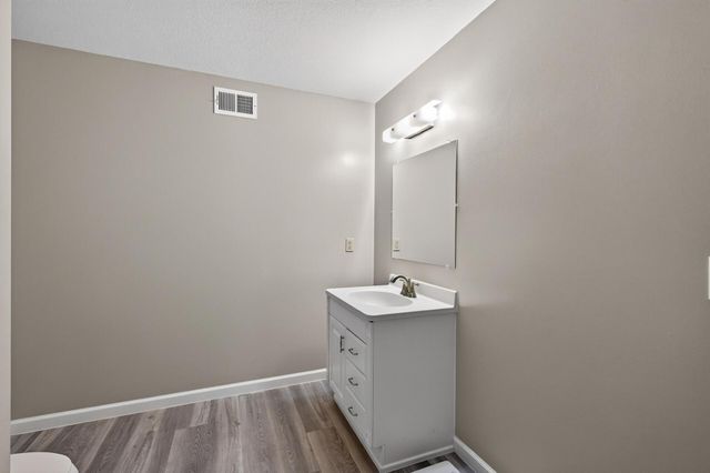 1623 Highway 96 E, White Bear Lake, MN 55110