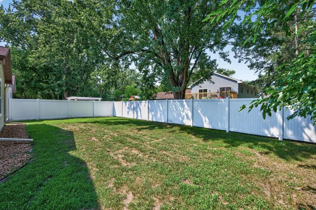 1623 Highway 96 E, White Bear Lake, MN 55110