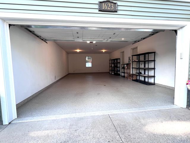 1623 Highway 96 E, White Bear Lake, MN 55110
