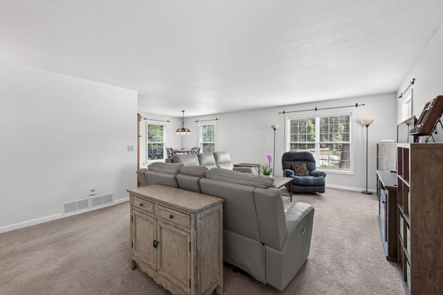 1623 Highway 96 E, White Bear Lake, MN 55110