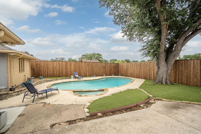 2214 Valley Mill, Carrollton, TX 75006