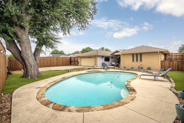 2214 Valley Mill, Carrollton, TX 75006