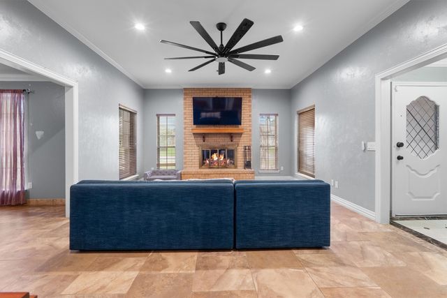 2214 Valley Mill, Carrollton, TX 75006