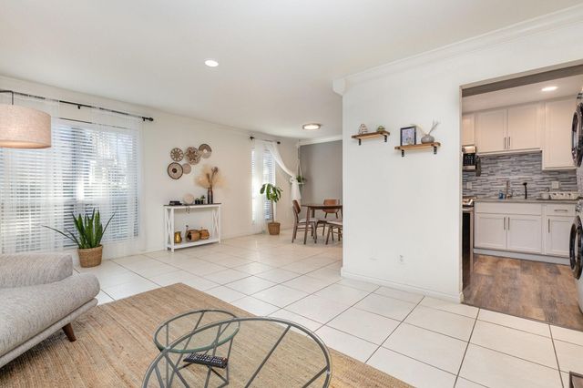 5051 Les Chateaux Drive 138, Dallas, TX 75235
