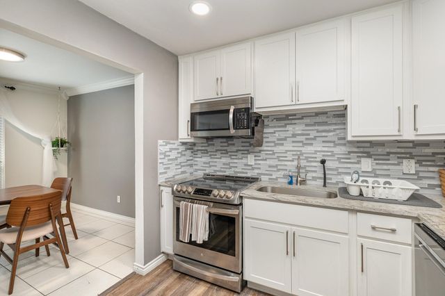 5051 Les Chateaux Drive 138, Dallas, TX 75235