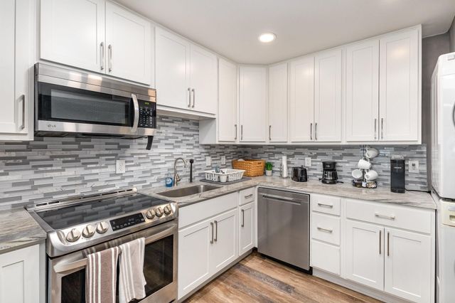 5051 Les Chateaux Drive 138, Dallas, TX 75235