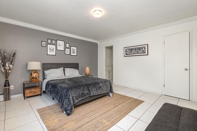 5051 Les Chateaux Drive 138, Dallas, TX 75235