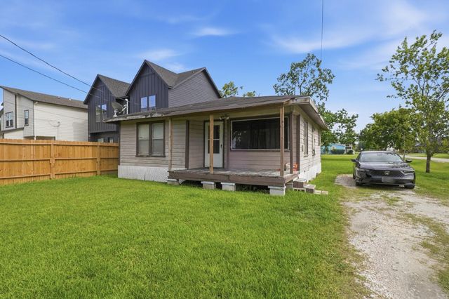 7952 Bonaire Street, Houston, TX 77028