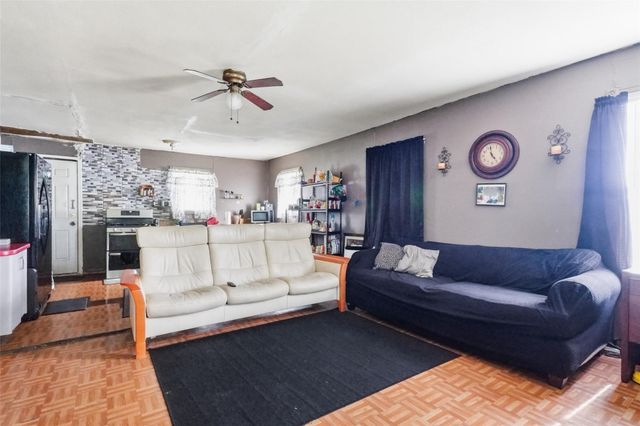7952 Bonaire Street, Houston, TX 77028