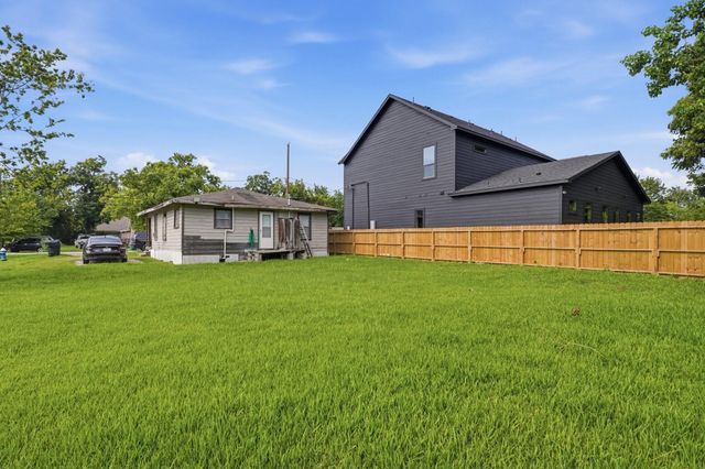 7952 Bonaire Street, Houston, TX 77028