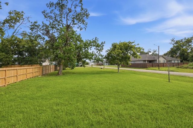 7952 Bonaire Street, Houston, TX 77028