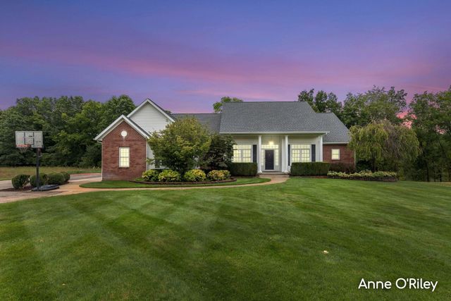 2060 Dakota Trail, Hastings, MI 49058