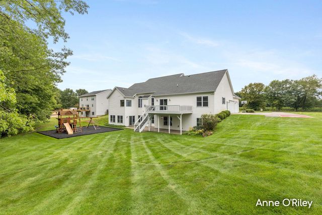 2060 Dakota Trail, Hastings, MI 49058