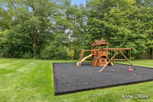 2060 Dakota Trail, Hastings, MI 49058