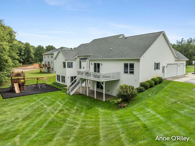 2060 Dakota Trail, Hastings, MI 49058