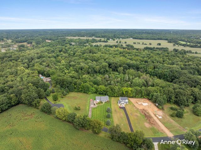 2060 Dakota Trail, Hastings, MI 49058