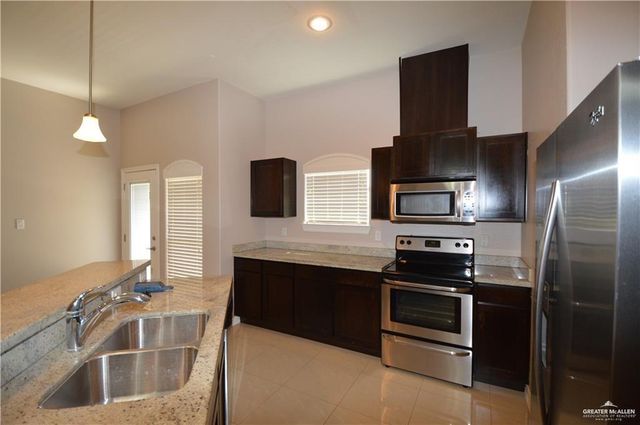 2705 Mimosa Drive 10, Mission, TX 78574