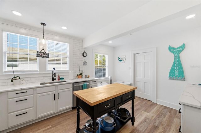 320 N BETTY LANE, Clearwater, FL 33755