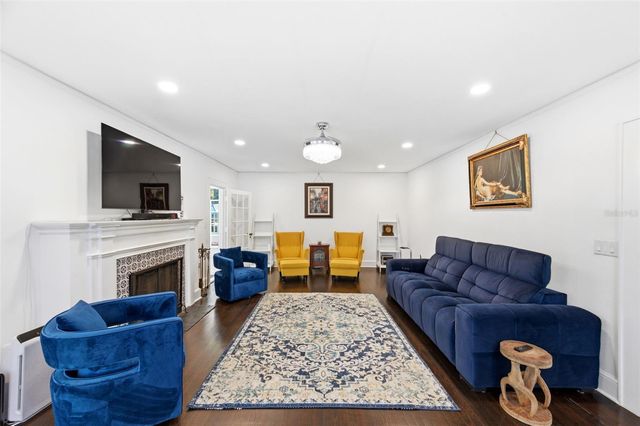 320 N BETTY LANE, Clearwater, FL 33755