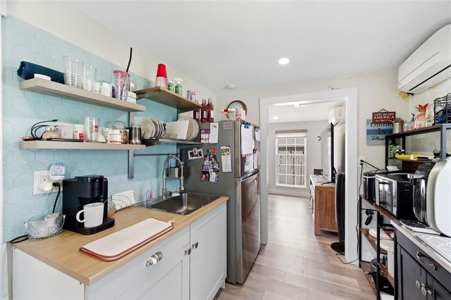 320 N BETTY LANE, Clearwater, FL 33755