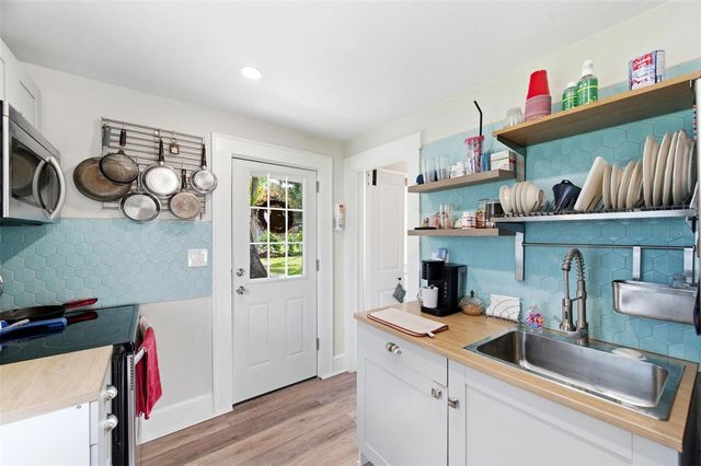 320 N BETTY LANE, Clearwater, FL 33755