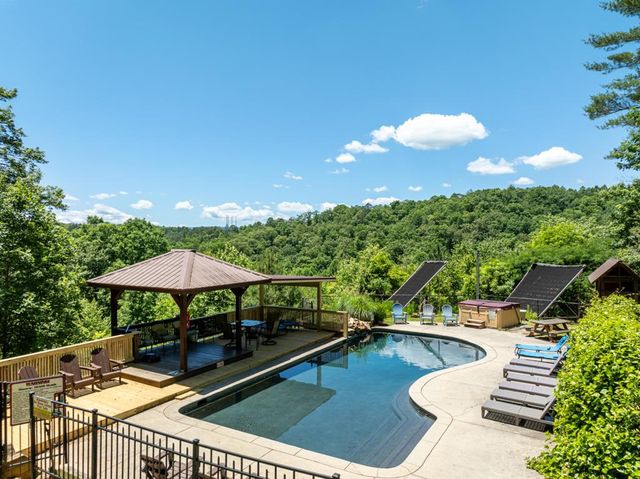 83 Riverview, Blue Ridge, GA 30513