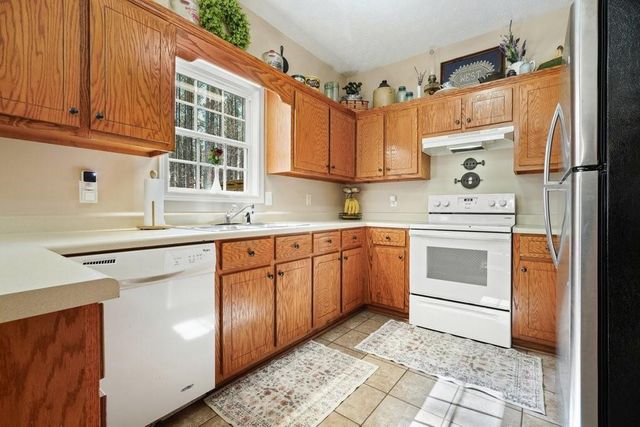 56 Greatwood Drive, White, GA 30184