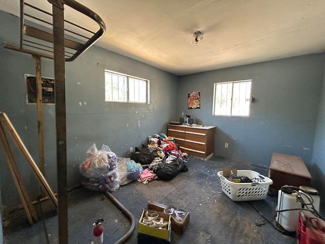1709 Hooper Road SW, Albuquerque, NM 87105