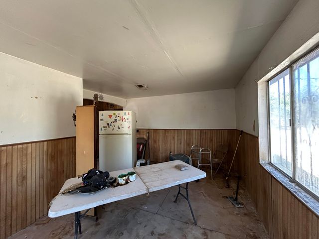 1709 Hooper Road SW, Albuquerque, NM 87105
