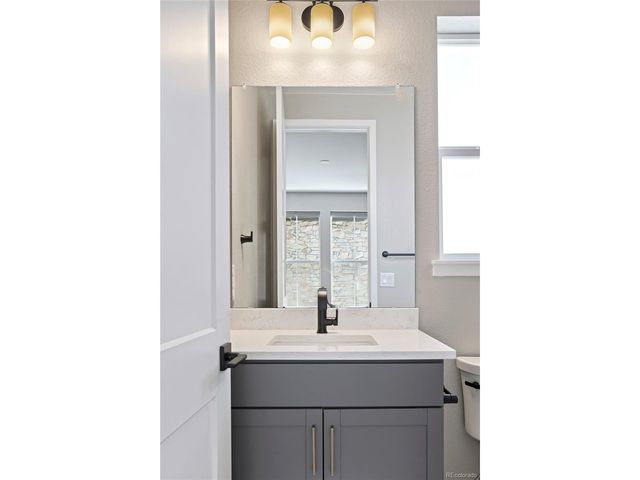 6955 Sunstrand Ct, Castle Pines, CO 80108