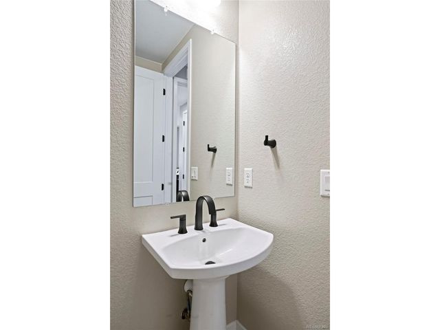 6955 Sunstrand Ct, Castle Pines, CO 80108