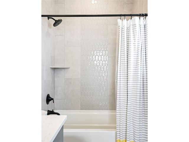 6955 Sunstrand Ct, Castle Pines, CO 80108