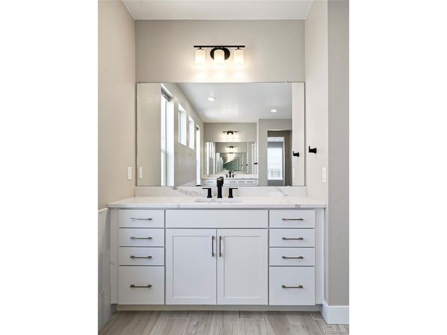 6955 Sunstrand Ct, Castle Pines, CO 80108