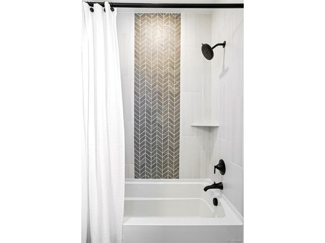 6955 Sunstrand Ct, Castle Pines, CO 80108